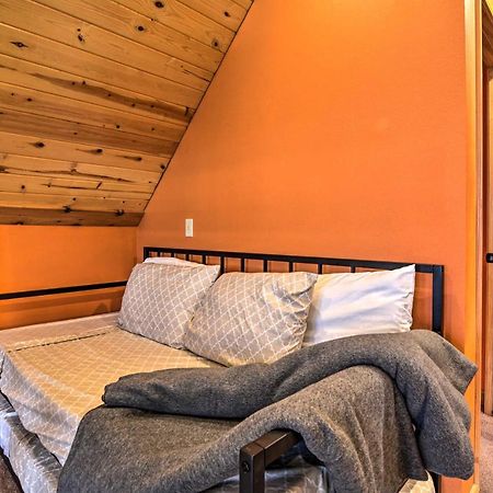 Spacious Log Cabin With Fire Pit And Game Room! Eureka Springs Buitenkant foto