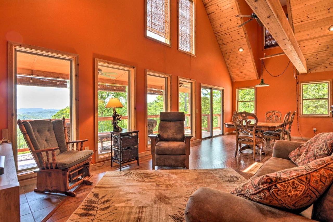 Spacious Log Cabin With Fire Pit And Game Room! Eureka Springs Buitenkant foto