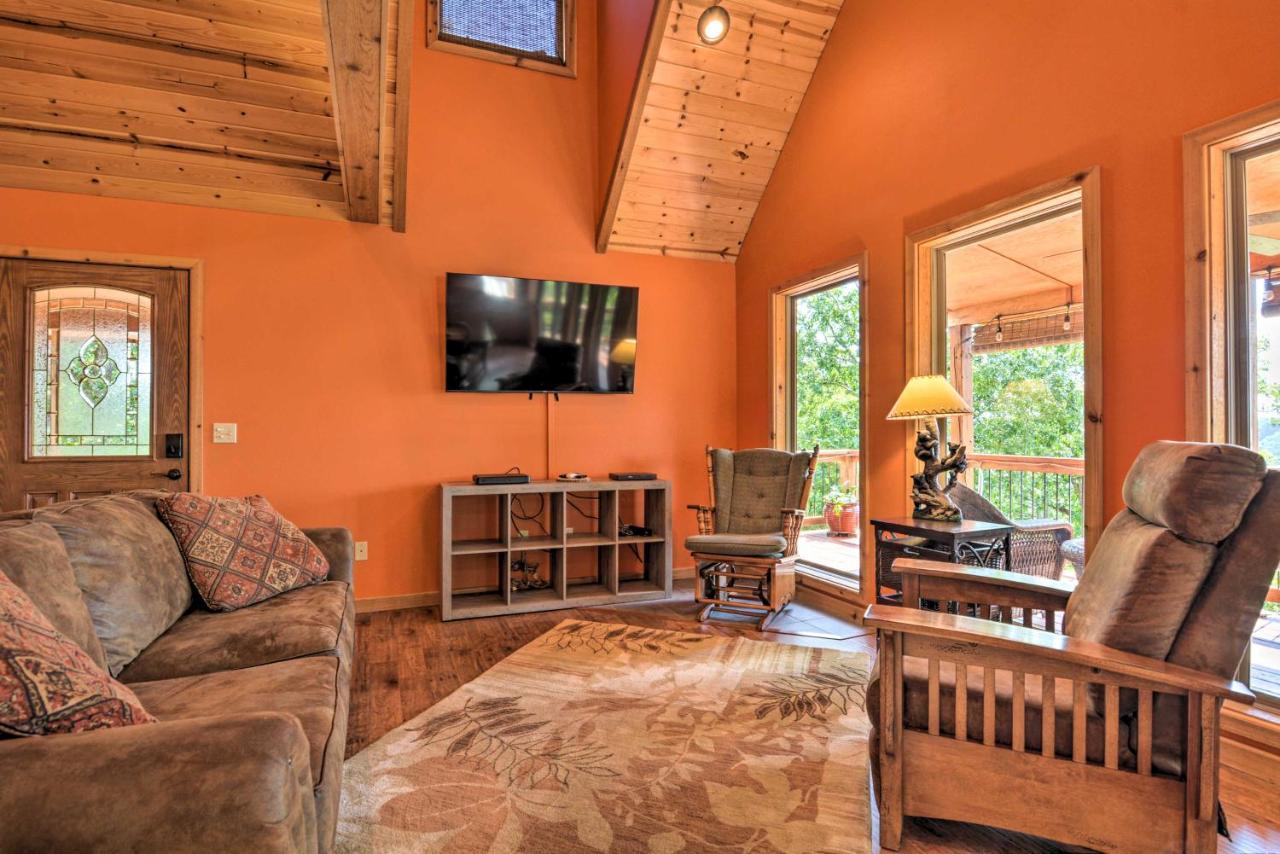 Spacious Log Cabin With Fire Pit And Game Room! Eureka Springs Buitenkant foto