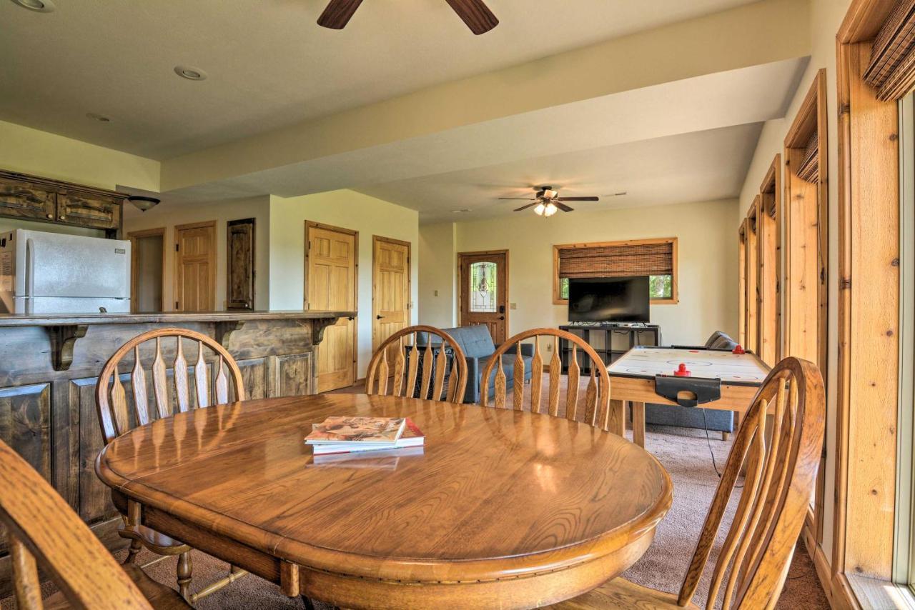Spacious Log Cabin With Fire Pit And Game Room! Eureka Springs Buitenkant foto