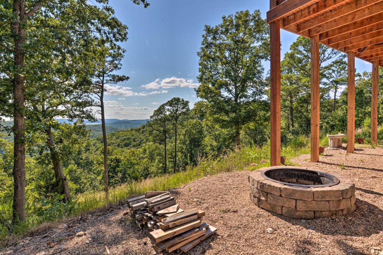 Spacious Log Cabin With Fire Pit And Game Room! Eureka Springs Buitenkant foto