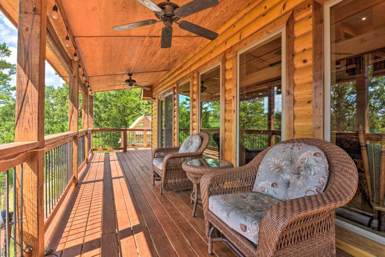 Spacious Log Cabin With Fire Pit And Game Room! Eureka Springs Buitenkant foto