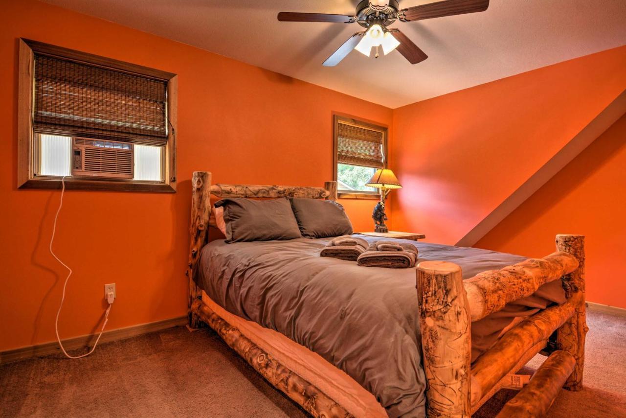Spacious Log Cabin With Fire Pit And Game Room! Eureka Springs Buitenkant foto