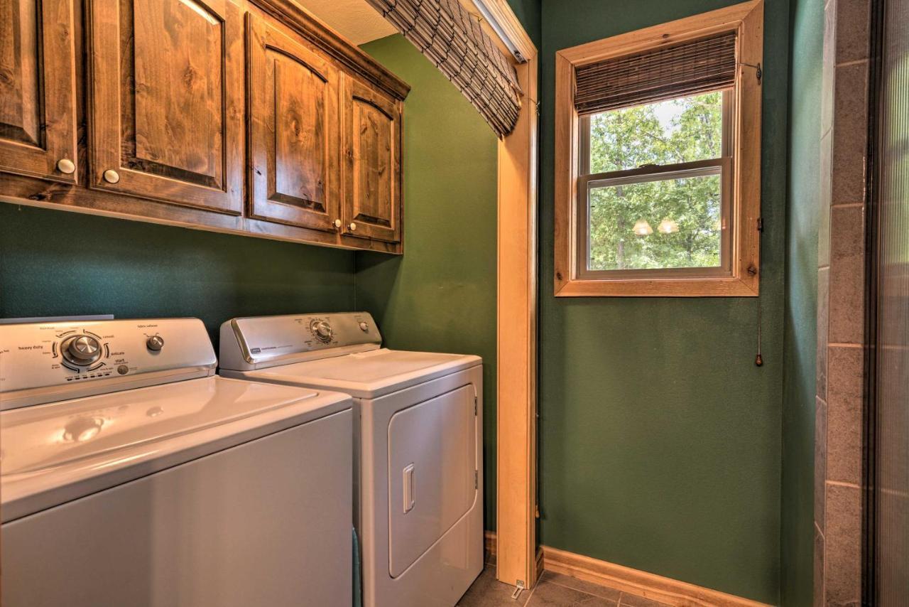 Spacious Log Cabin With Fire Pit And Game Room! Eureka Springs Buitenkant foto